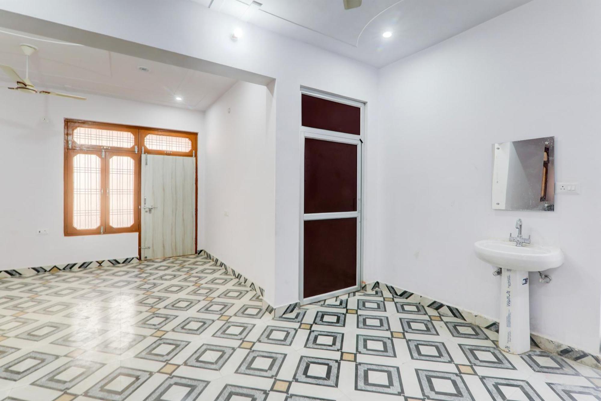 Hotel O White House Hasanganj Luaran gambar